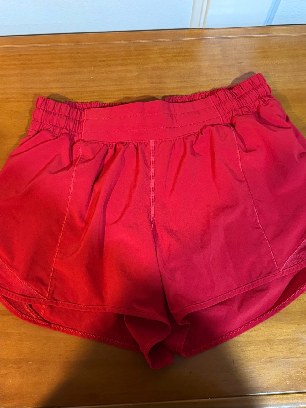 Lululemon Hotty Hot Low Rise lined short 4" - Picture 2 of 8